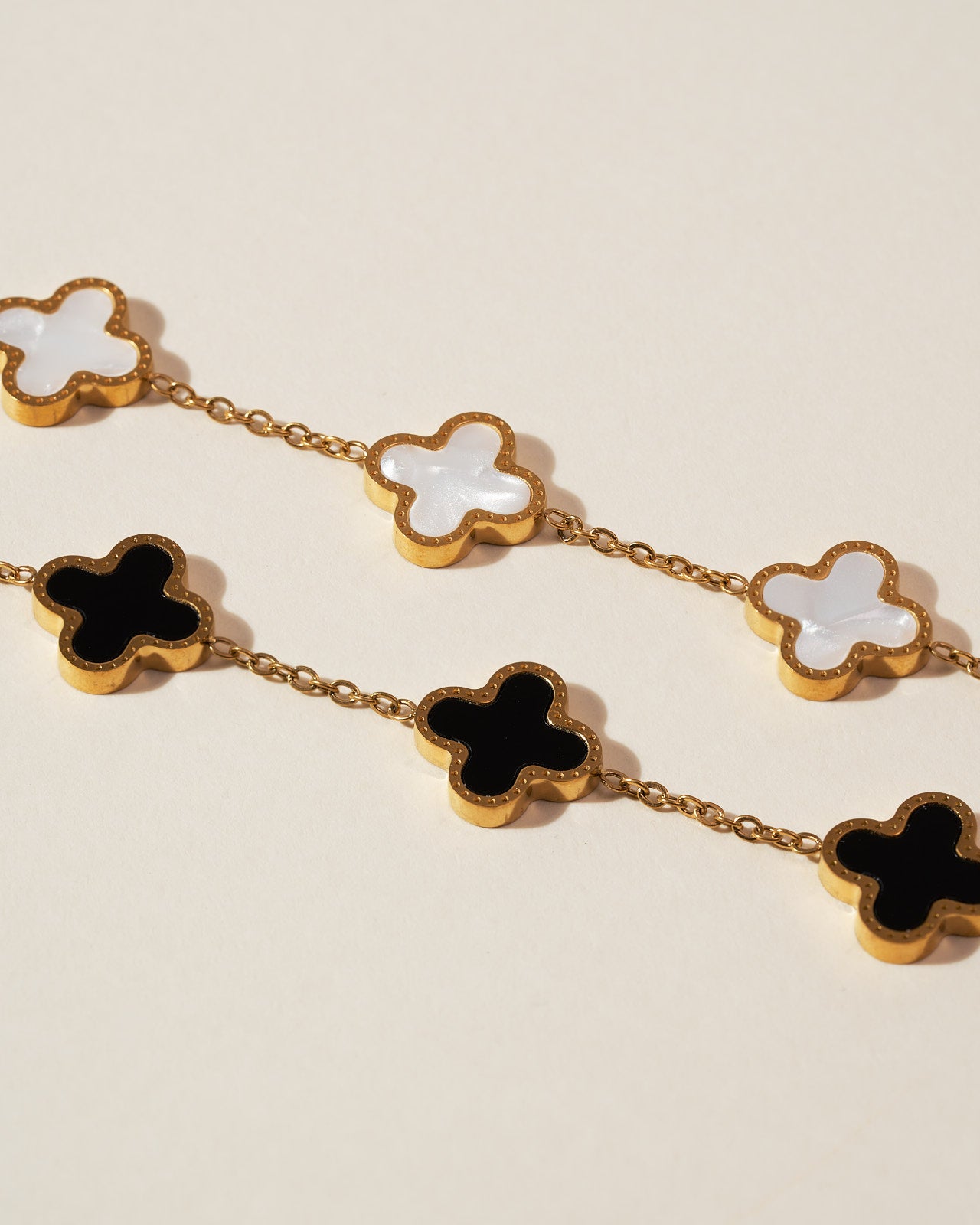 Clover leaf bracelet deals gold